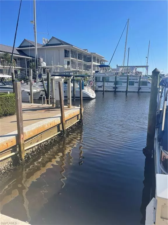 900 Broad AVE S, Naples, FL 34102