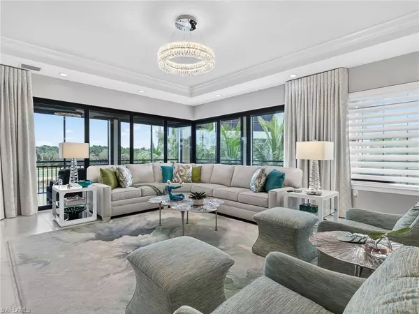 Naples, FL 34109,2555 MARQUESA ROYALE LN #202