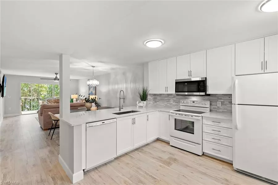 3071 Sandpiper Bay CIR #L205, Naples, FL 34112