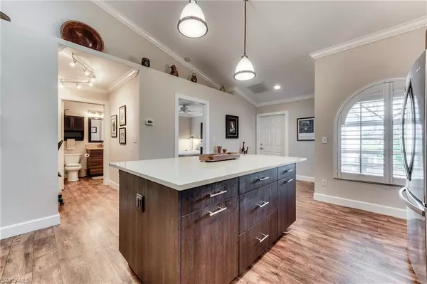 Naples, FL 34112,6113 Thresher DR #202