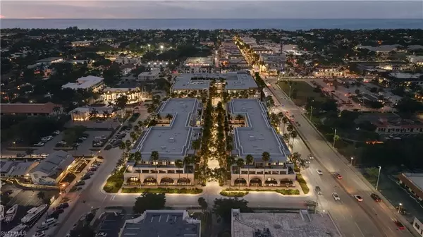 Naples, FL 34102,975 6th AVE S #202