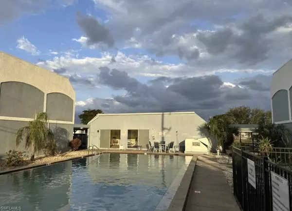 Cape Coral, FL 33914,4513 SW 8th CT #113