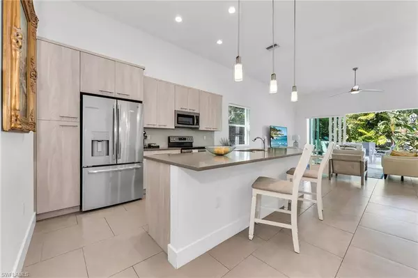 Naples, FL 34108,811 108th AVE N