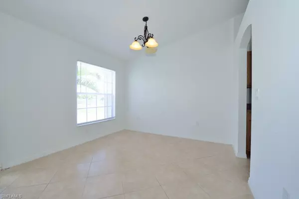 Cape Coral, FL 33909,343 NE 10th ST