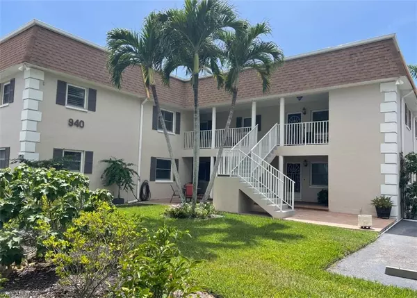 940 3rd ST S #202, Naples, FL 34102