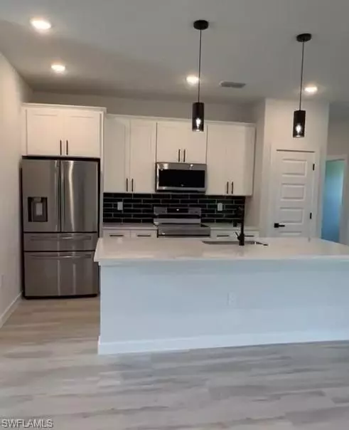 Cape Coral, FL 33909,3629 E Gator CIR