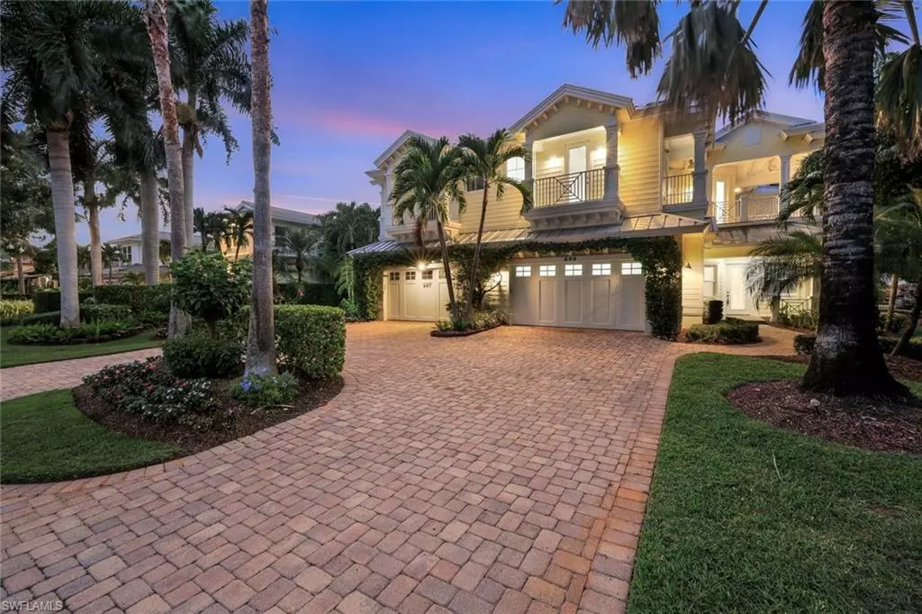 Naples, FL 34103,699 Fairway TER