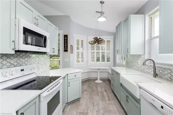 650 Lalique CIR #308, Naples, FL 34119