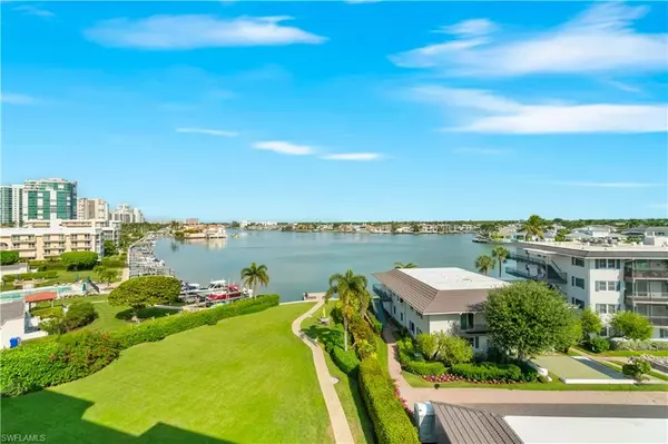 Naples, FL 34103,3420 Gulf Shore BLVD N #63