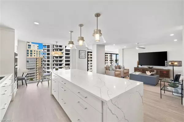 Naples, FL 34103,4401 Gulf Shore BLVD N #1606