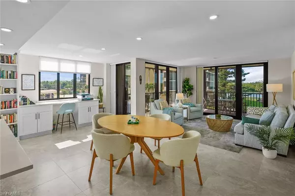 17 Bluebill AVE #101, Naples, FL 34108