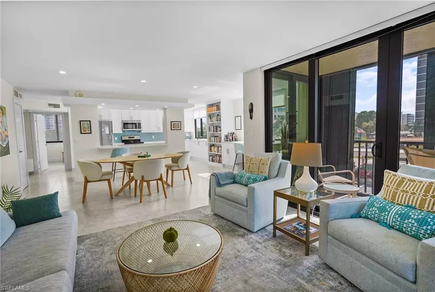 17 Bluebill AVE #101, Naples, FL 34108