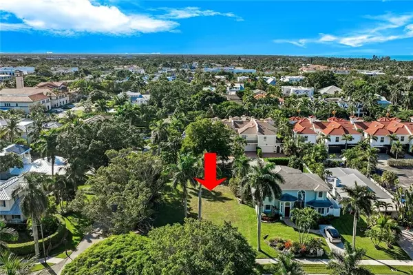 Naples, FL 34102,490 1st AVE S