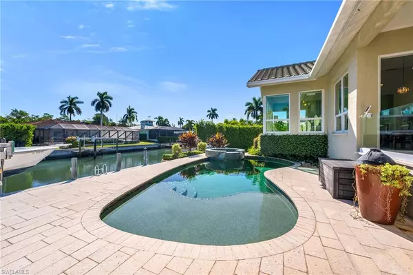 Naples, FL 34102,1923 SNOOK DR