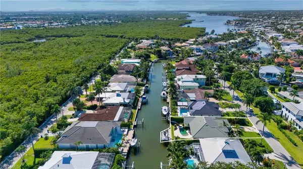 Naples, FL 34102,1923 SNOOK DR