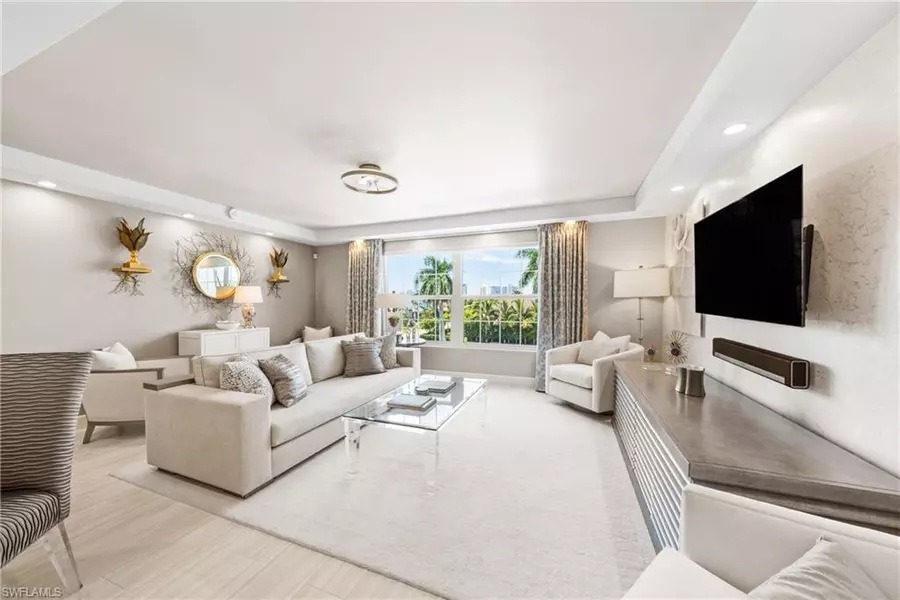 4200 Belair LN #300, Naples, FL 34103