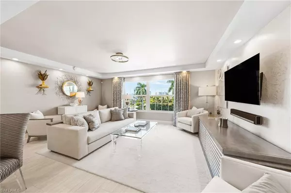 4200 Belair LN #300, Naples, FL 34103