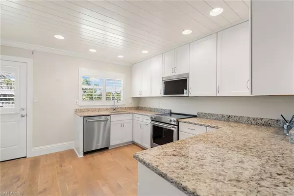 Naples, FL 34102,310 14th AVE S #310B