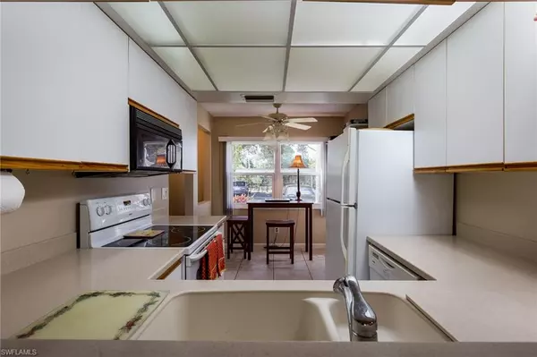 Naples, FL 34110,109 Wading Bird CIR #V-104