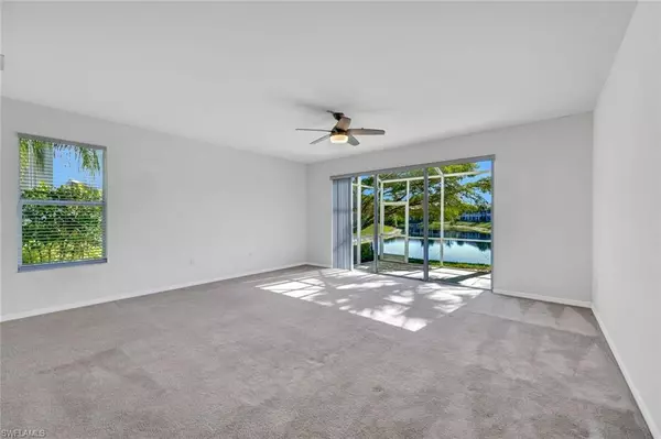 Naples, FL 34105,1088 Oxford LN #48