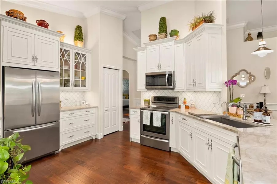 207 Glen Eagle CIR, Naples, FL 34104