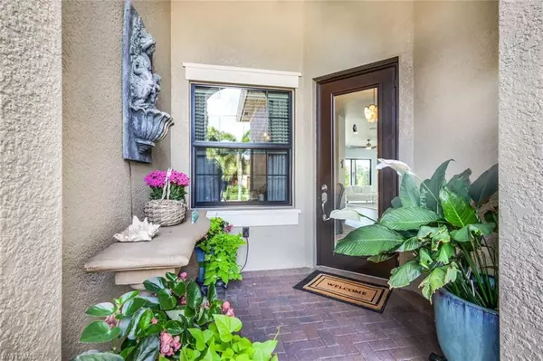 Naples, FL 34109,13339 Silktail DR