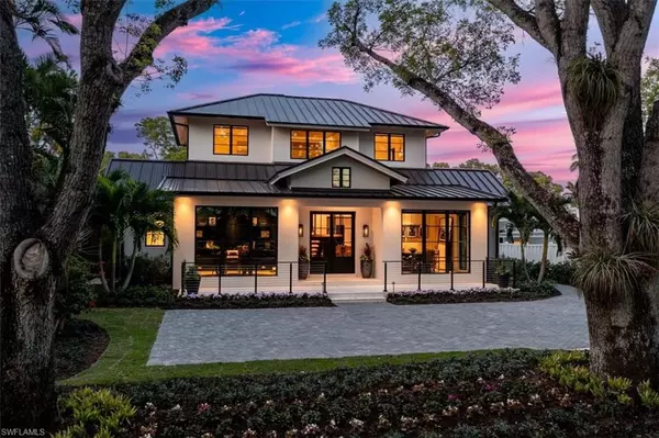 Naples, FL 34102,349 2nd AVE N