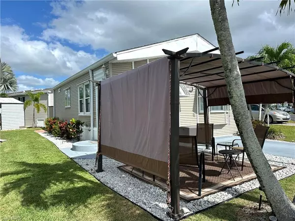 Estero, FL 33928,4720 Candlestick CT W