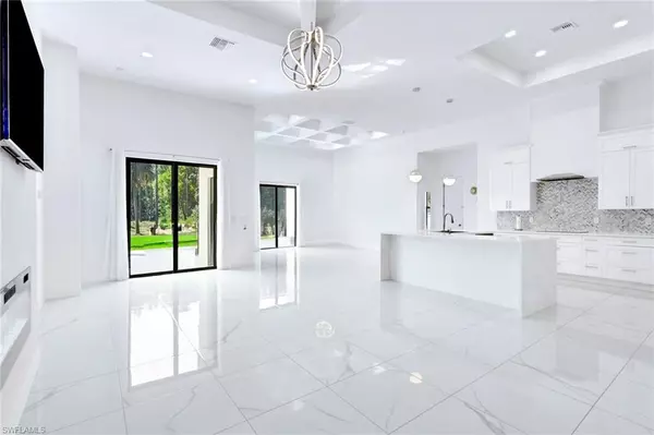 Naples, FL 34117,3524 29th AVE SW