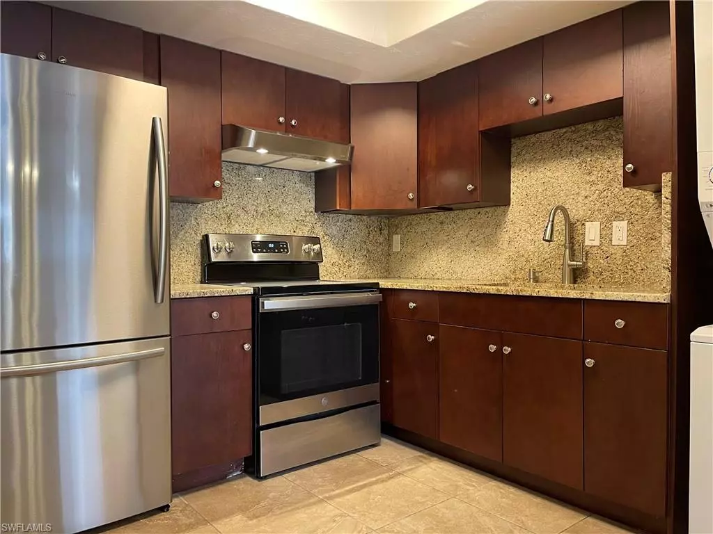 Bonita Springs, FL 34135,10111 Sandy Hollow LN #407