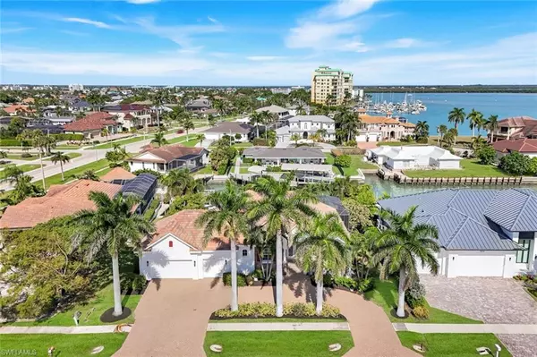 Marco Island, FL 34145,864 Magnolia CT