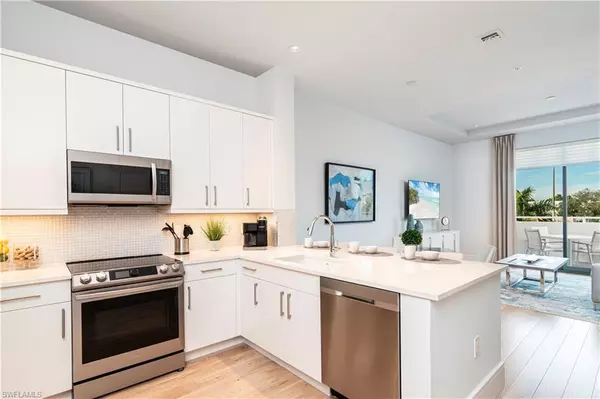 Other, FL 34102,101 8th ST S #202