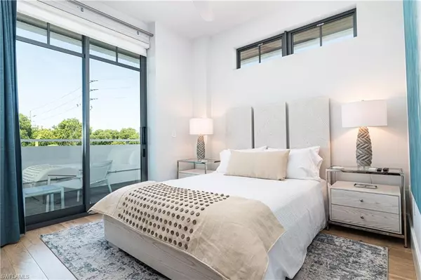 Other, FL 34102,101 8th ST S #202