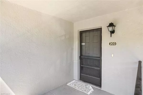 Naples, FL 34116,1228 Commonwealth CIR #O203