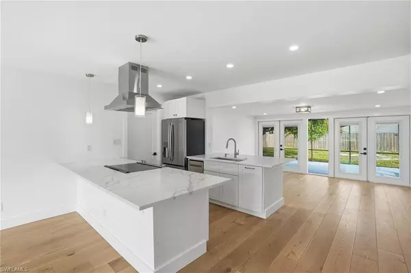 Naples, FL 34103,1205 Hilltop DR