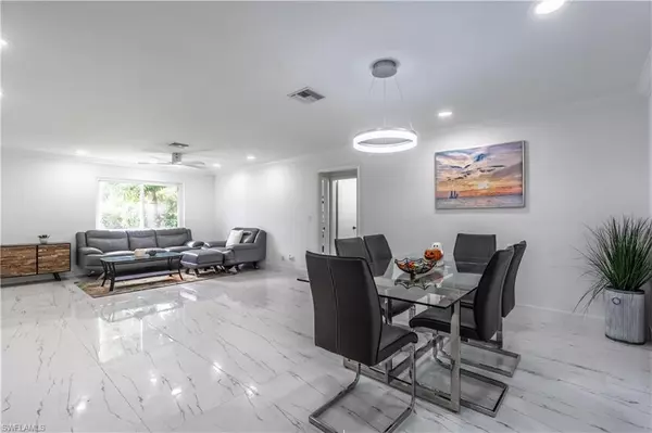 3096 52nd ST SW, Naples, FL 34116