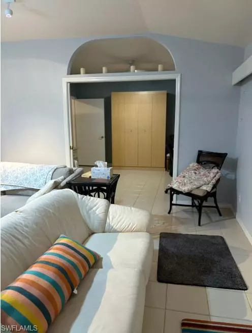 Naples, FL 34104,Address not disclosed