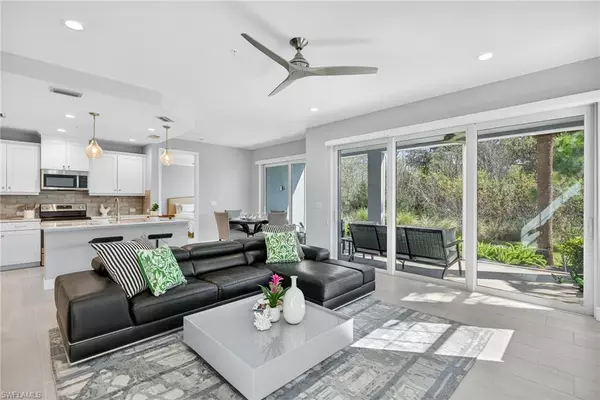 Naples, FL 34112,2554 SEYCHELLES DR #904