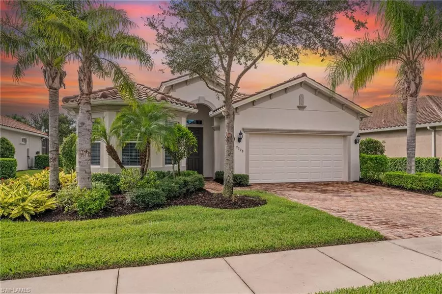9328 Fieldstone LN, Naples, FL 34120
