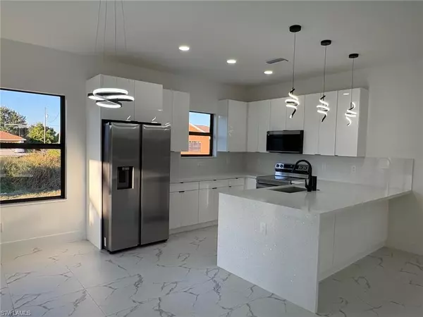 Lehigh Acres, FL 33976,3704 12th St SW