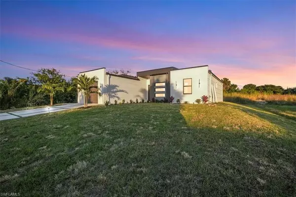 Lehigh Acres, FL 33971,702 Irving AVE N