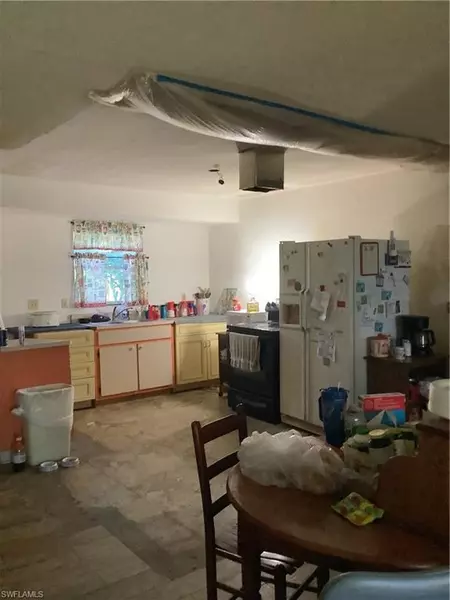 4528 SW 26 AVE, Naples, FL 34116