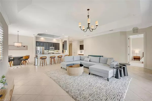 7168 Lemuria CIR #1702, Naples, FL 34109