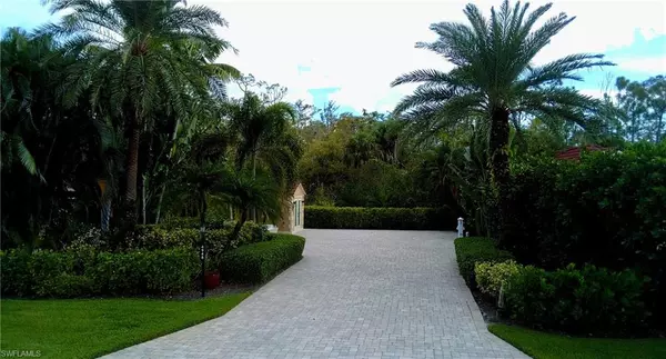 4948 Coach LN, Naples, FL 34114