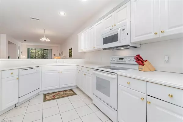 Naples, FL 34112,4843 Hampshire CT #106