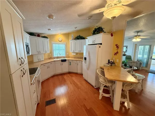 Naples, FL 34104,181 Sand DR #181