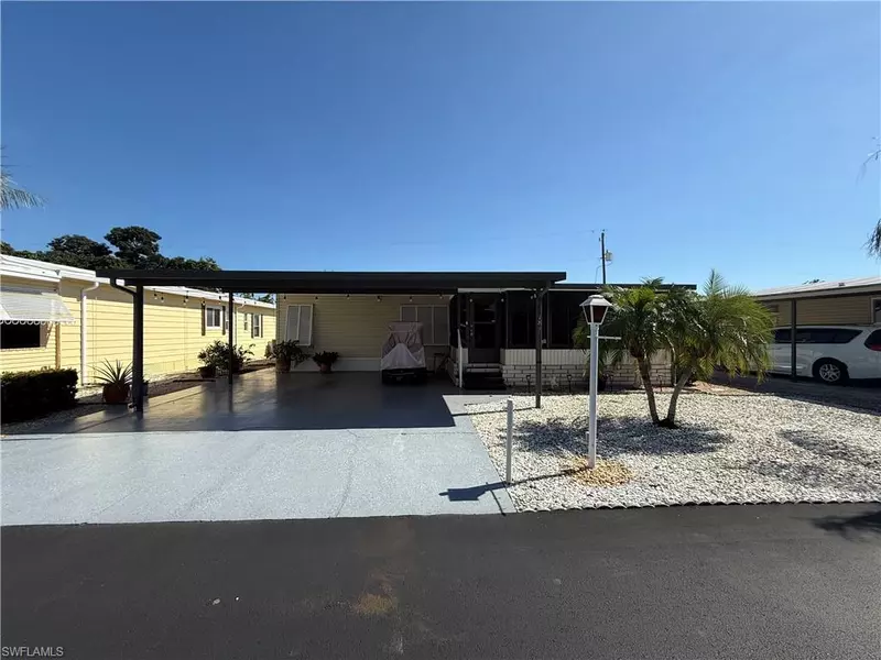 181 Sand DR #181, Naples, FL 34104