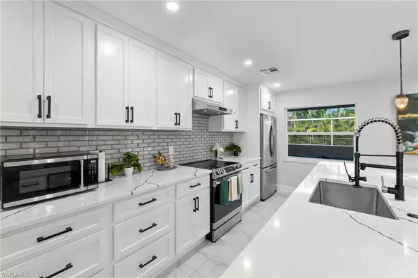 Cape Coral, FL 33904,5211 Pocatella CT