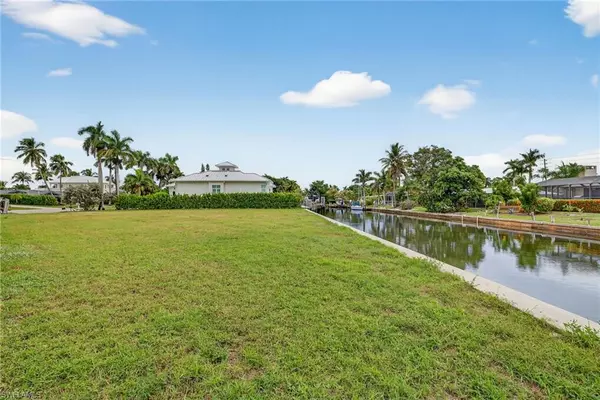 Naples, FL 34102,1693 BONITA CT
