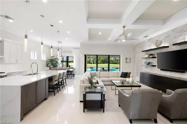 Naples, FL 34120,9381 Surfbird CT